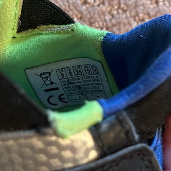 Skechers Blue and Green Tennis Shoes Sneakers with Light-up Soles—Size 9 Toddler - Picture 4 of 4